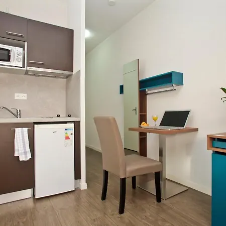 Odalys Le Jardin Des Lettres Aparthotel Tours