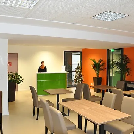Odalys Le Jardin Des Lettres Aparthotel Tours